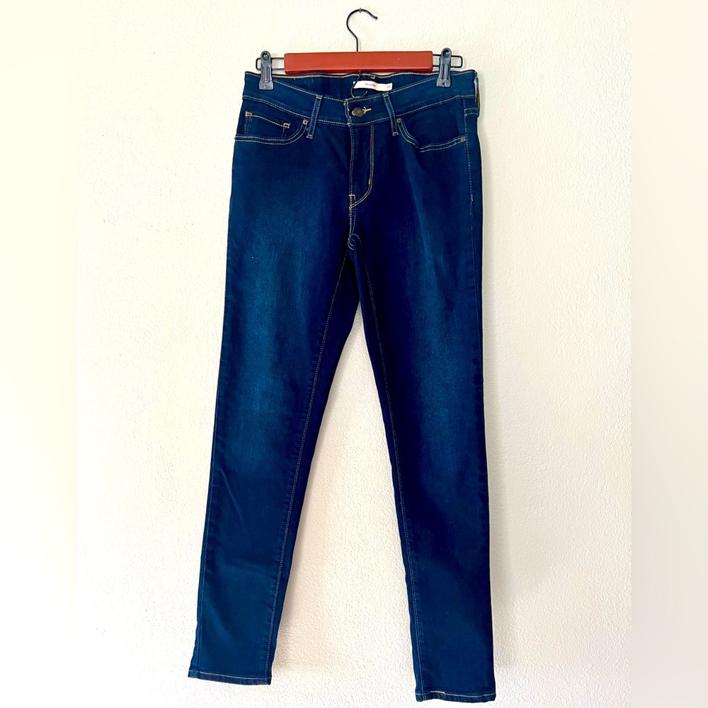 Levi Strauss Jeans Women’s 711 skinny size W28 L30. Good condition.
